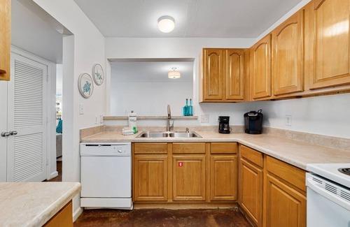 Gulf Shores Condo | 3br/2ba Full Condo w/Pool & Gym, Sleeps 7