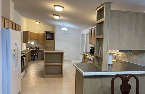 Ocean Shores House | 3Br 2Ba Home near Beach with Low Rent Monthly