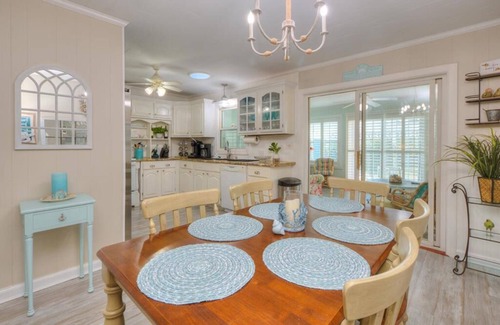 Yaupon Beach House | 3BR/2BA Home - Short Walk to Beach, Rooftop Deck, Dog Friendly, Sleeps 6