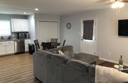 Long View House | 3BR/2BA Stylish & Comfortablen3 Queen Beds