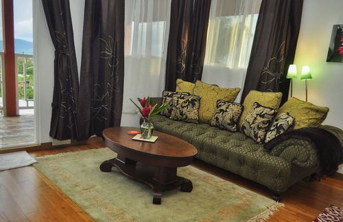 Arenal Bed & Breakfast | 3br 3ba Sleeps 8 Amazing Home Away From Home, Great Views. Casa Donna Rosa B&B.