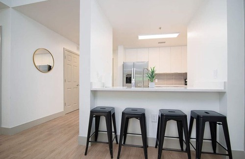 Charlotte Center City Apartment | 3BR Apt in Uptown w/Entertainment Room!