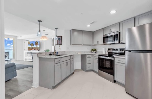 Downtown Myrtle Beach Condo | 3BR Beach Gem Full Ocean Views From All Bedrooms