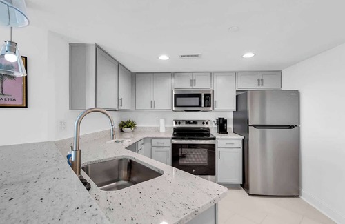 Downtown Myrtle Beach Condo | 3BR Beach Gem Full Ocean Views From All Bedrooms