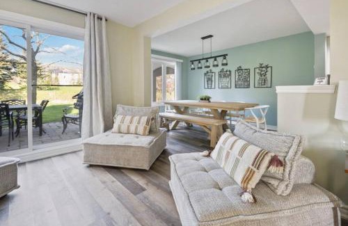 The Blue Mountains Apartment | 3BR Bright Mountain View Condo at Blue on Monterra