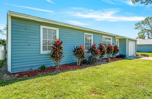 North Port House | 3BR Coastal Escape Near Beaches, Golf, Shops