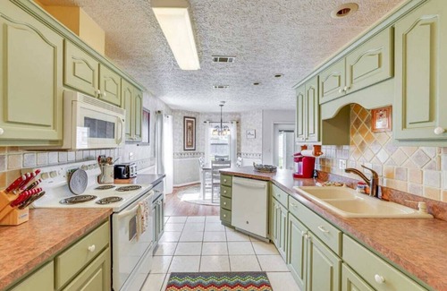 Panama City Apartment | 3BR Cozy Escape with Patio, Grill, WiFi - Near Panama City Attractions