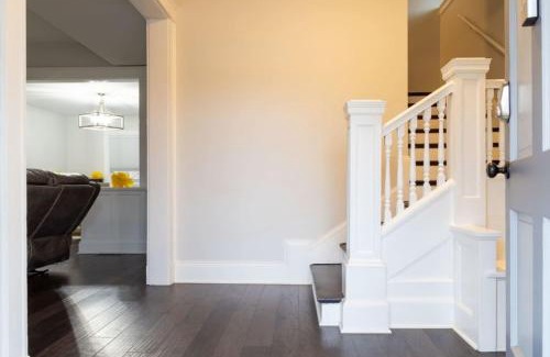 Clayton-Tamm House | 3BR Dogtown Bungalow Office and Bar