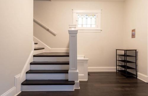 Clayton-Tamm House | 3BR Dogtown Bungalow Office and Bar