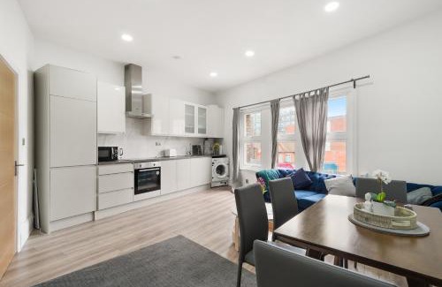 Harrow Apartment | 3BR Duplex Penthouse Harrow centre