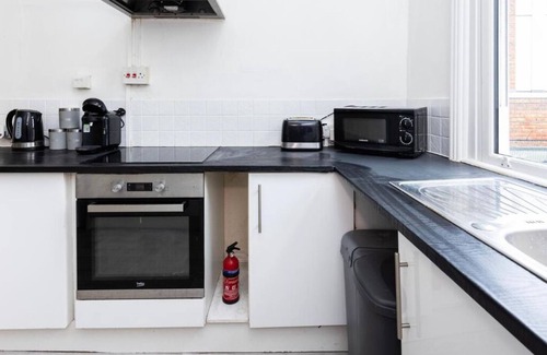Chelmsford House | 3BR Elegant Home HIGH STREET LOCATION by Luxiety Stays