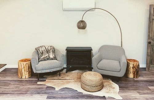 Rhinebeck Cottage | 3Br escape set on winding creek in 130acre forest