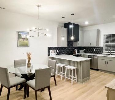 Donelson House | 3br Game Room Sleeps 10 Near Opry & Broadway