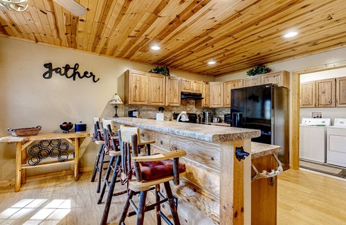 Dellwood Cabin | 3BR Golf Course-Front Cabin with Hot Tub, Game Room and Pool/Lake Access