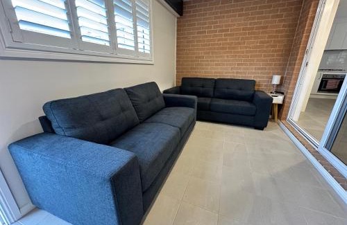 Keiraville House | 3BR Home 10 mins walk to UOW, free parking, with AC