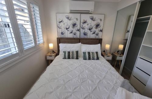 Keiraville House | 3BR Home 10 mins walk to UOW, free parking, with AC