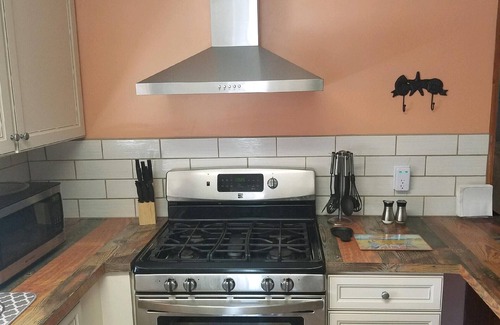 Hampstead House | 3BR Home Close to the Beach, & Wilmington to Make Your Vacation 'Better Off'!