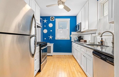 Ventnor City House | 3BR Home - Outdoor Patio + BBQ, Chairs & Tags Incl