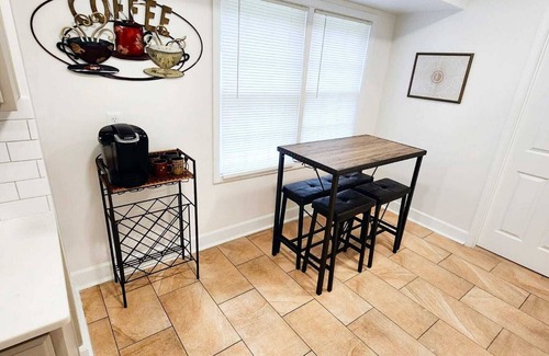 Cliftondale House | 3BR Home w/Fast Internet & Work Space near Atlanta Airport Magnolia Hill House