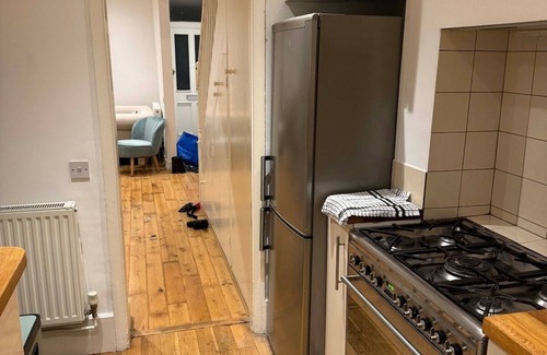 Golborne House | 3BR House W/Patio Queens Park