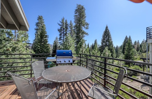 Lakeshore Condo | 3BR Huntington Lake condo with mountain views, WiFi, 2 decks, private W/D