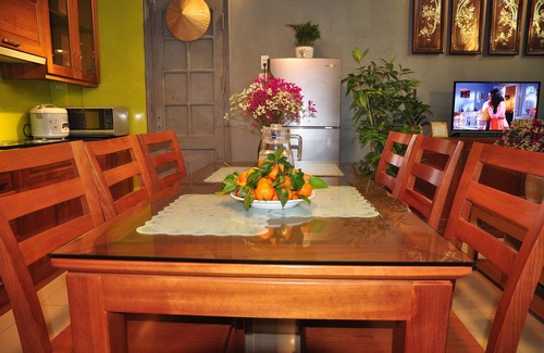 Truc Bach House | 3BR Lakeside & Spacious Modern Fully-furnitured House, steps to Old Quarter
