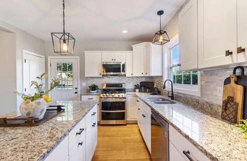 South Portland House | 3BR Mid-Century Modern Retreat Near Portland & Willard Beach