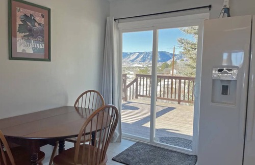 Monument House | 3BR Mountain Views! Family/Pet Friendly + Pool Table - 15 min to AFA