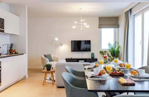 Plasky Apartment | 3BR NATO & EU Apartment - FreeLuggage Room