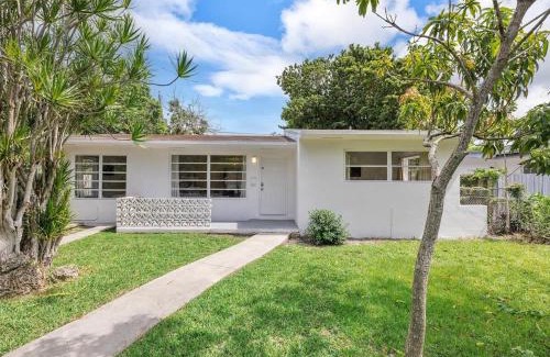 Ojus House | 3BR Newly Renovated In Miami 15 Min To Beach
