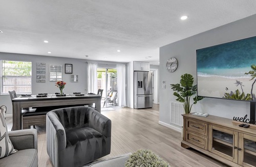 Dunedin House | 3BR Oasis | Sleeps 11 | Heated Pool | Ping Pong!