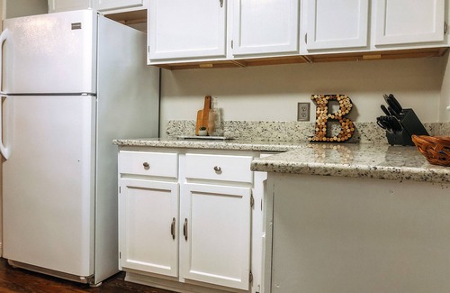 Belmont House | 3BR on Main Street ★ Downtown Belmont ★ 5 Min Walk