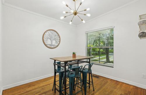 Wadeview Park House | 3br Orlando Stay Save 16 Pet-friendly Fun