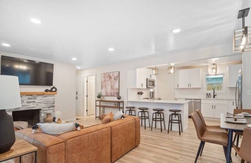 South Perry District House | 3BR Perry Home I Close to Shops