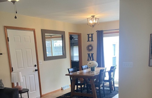 Queensbury House | 3br ranch in Glens Falls 15 min to Lake George!