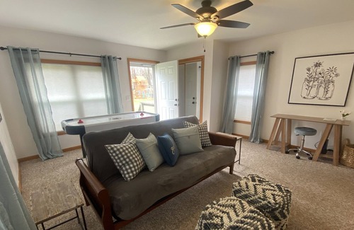 Queensbury House | 3br ranch in Glens Falls 15 min to Lake George!
