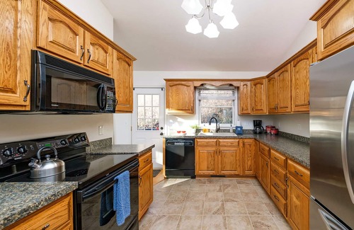 McGaheysville House | 3BR Resort Home w/Games, Fire pit & Shenandoah Views