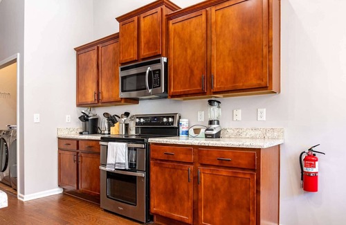 North Charleston House | 3BR Retreat With Fenced Backyard And Near Beaches