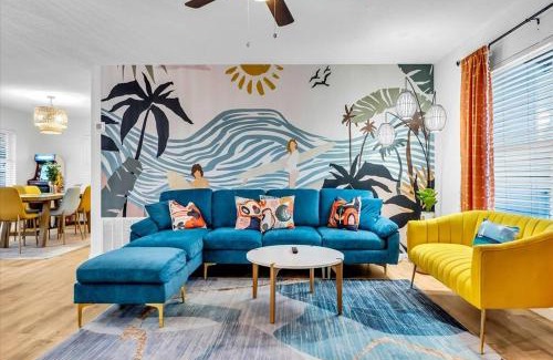 Bradenton House | 3BR Sunshine Retreat with Heated Pool, Cold Plunge and Games