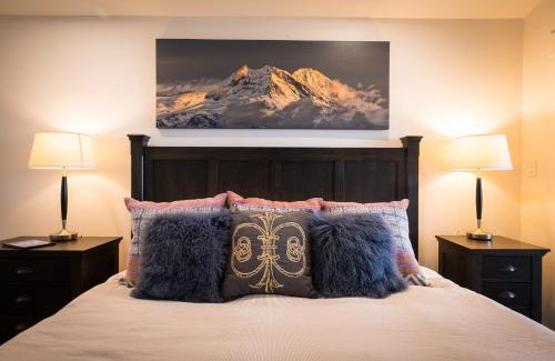 Nordic Estates House | 3BR, Taluswood Heights, Luxury, Private Hot Tub, Ski-in Ski-Out, by Harmony Whistler