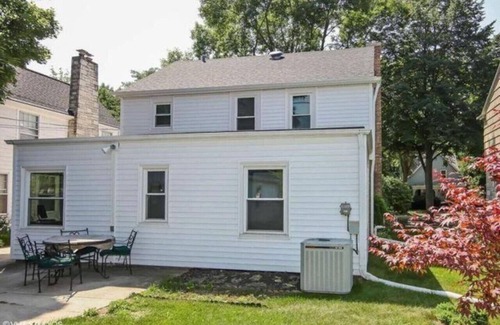 Whitefish Bay House | 3BR Whitefish Bay Wonder!
