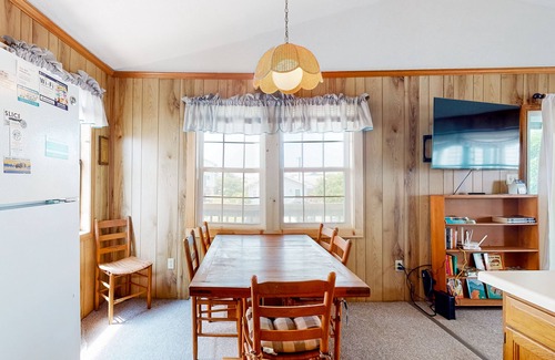 Kill Devil Hills House | 3BR with balcony, beach nearby, central AC, & W/D