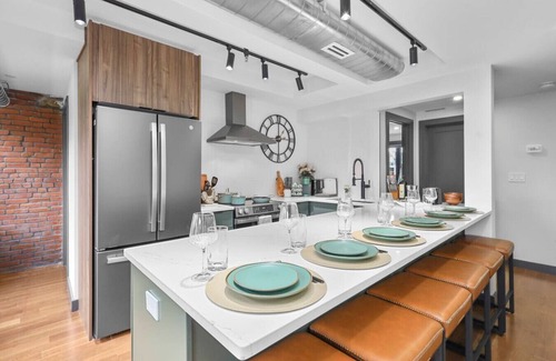 Somerville Apartment | 3BR3Bth Penthouse 2 Parking Spaces/TD/MIT/Harvard