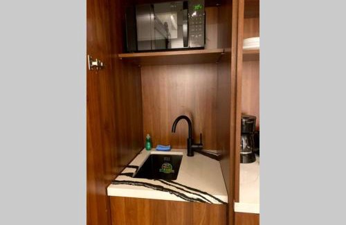 North Oakland Apartment | 3E-Cozy! Micro apartment minutes from Shadyside, sleeps 1