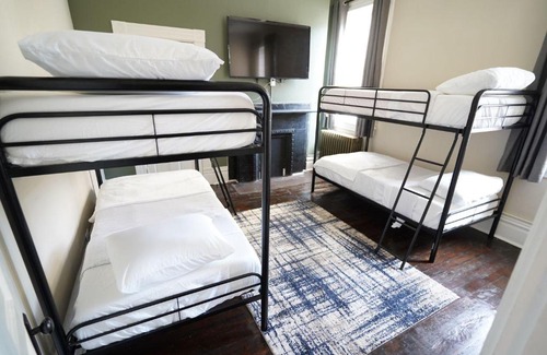 South Side Flats Apartment | 3E *Historic Gem* Heart of Southside-Sleeps 10
