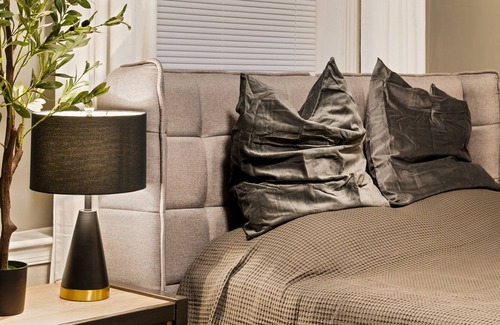 Graduate Hospital Apartment | #3F Heart of Rittenhouse I Philadelphia 02