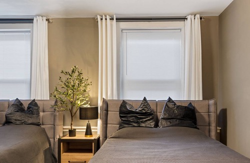 Graduate Hospital Apartment | #3F Heart of Rittenhouse I Philadelphia 02