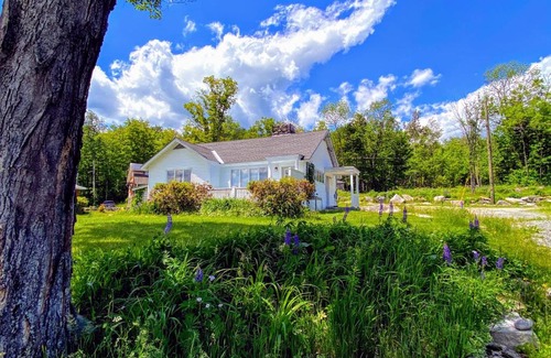 Sugar Hill House | 3L Cabin in picturesque Sugar Hill, breathtaking views, minutes from White Mountains attractions