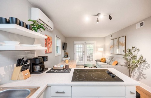 Southeast Raleigh Apartment | 3mi to Dwtn | Hot Tub & Fire Pit
