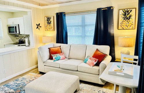 Delray Beach Condo | 3minute walk to the beach🌊& Atlantic Ave-Delray Beach Haven☀️ 1 bed w/pool🏊‍♀️